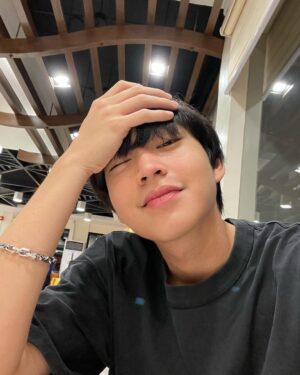 Rabin Angeles Instagram - Random selfies, the day i loved you ep6 out now! On regal entertainment’s yt channel💙💛