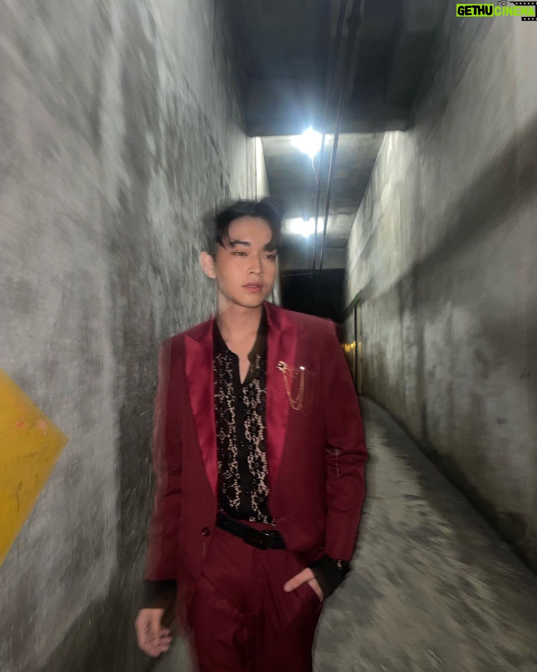 Rabin Angeles Instagram - PENDUKO’ Red Carpet Premiere Night! - Ang Panibagong Penduko ng ating henerasyon abangan sa lahat ng sinehan sa darating na December 25! Sama- samang panoorin kasama ang Pamilya, Kaybigan, Kapatid, Kapitbahay at Mga mahal nyo sa buhay. Mula sa bata kahit na may Edad ay paniguradong mag eenjoy at mamamangha kayo sa panibagong mundo ni Pedro Penduko! HMUA: @mycke.arcano Styled by: @iammejjimenez