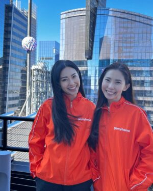 Race Wong Instagram - Standing right at the ass of the bull, we were told to touch the balls for good luck😆. After months of working round the clock, @ohmyhomesg is now listed on @nasdaq 🥳🥳🥳🥳🥳🥳! ticker OMH.