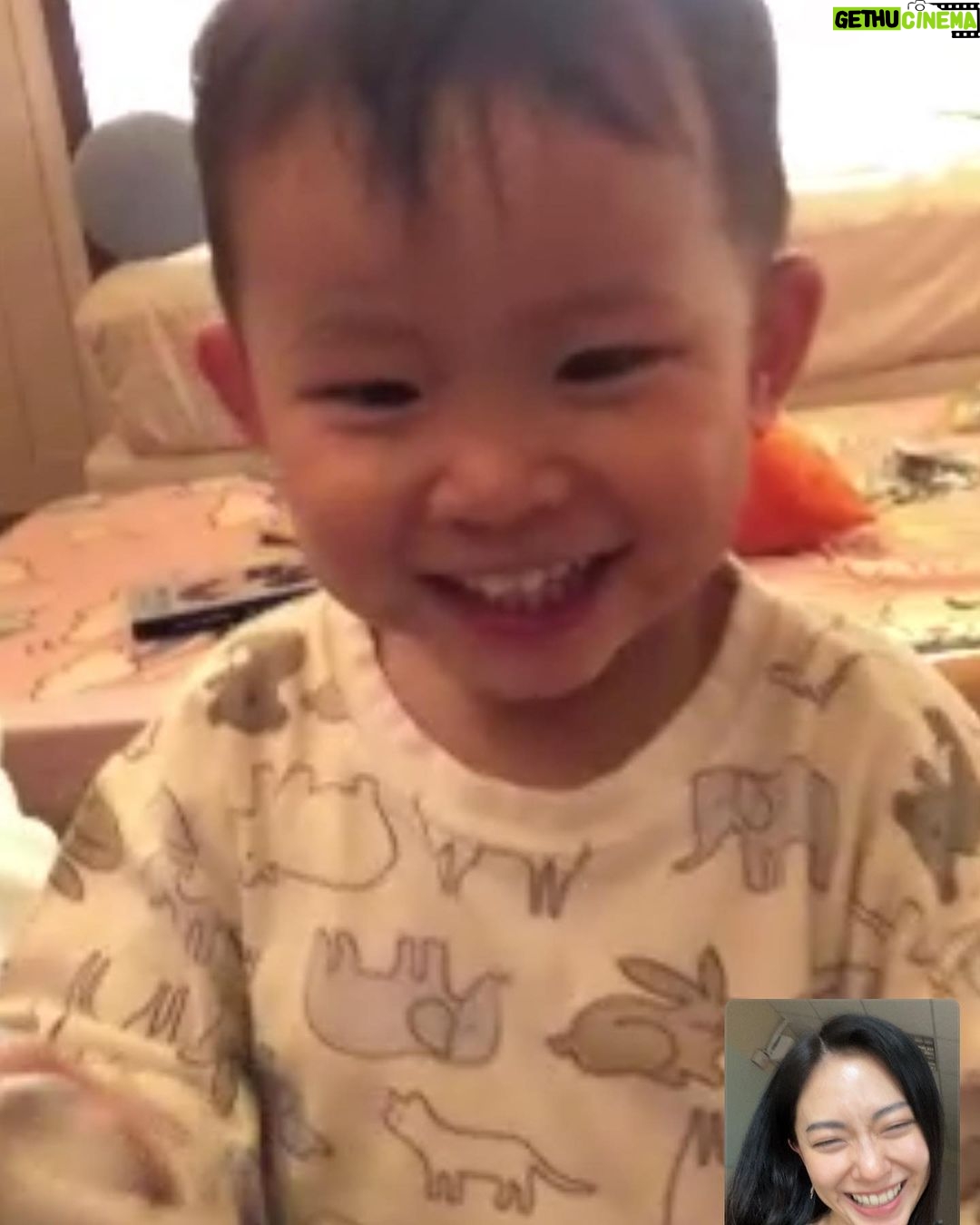 Race Wong Instagram - ❤️ Moments like this remind me of how priceless it is to have the support of someone special in our lives! 🤗 Hats off to my amazing husband for taking our daughters to Perth while I'm away for work. He is really #myHero. Special shout-out to @chrjstinee on your graduation. We are sooooo proud of you!! You’re amazing ❤️❤️❤️ If you have any amazing stories of your partner or other family members taking care of the children while you go away on work trips, share it with me. I’d love to hear them! #supporteachother #ourfamily #daddydaughtertime #familygoals #qualitytime