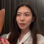 Race Wong Instagram – Have you spent quality time with your spouse today? Sometimes we take for granted that the person who loves us the most is there everyday. Don’t. Just 30min of quality time a day can actually do magic. 
#familytime