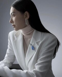 Race Wong Instagram - Thank you @prestigesg for featuring my sister @missracewong on your November cover and capturing her life journey so beautifully. As I read the article, I was completely immersed, feeling as though I was walking alongside her every step of the way toward her current success. Your portrayal truly does justice to her incredible journey. Thank you for honoring her and bringing her story to life. 🌹 Which is your favorite look of Race? #prestige #covergirl #singapore #racewong @cartier #2R #proudsister #rosannewong Singapore 新加坡