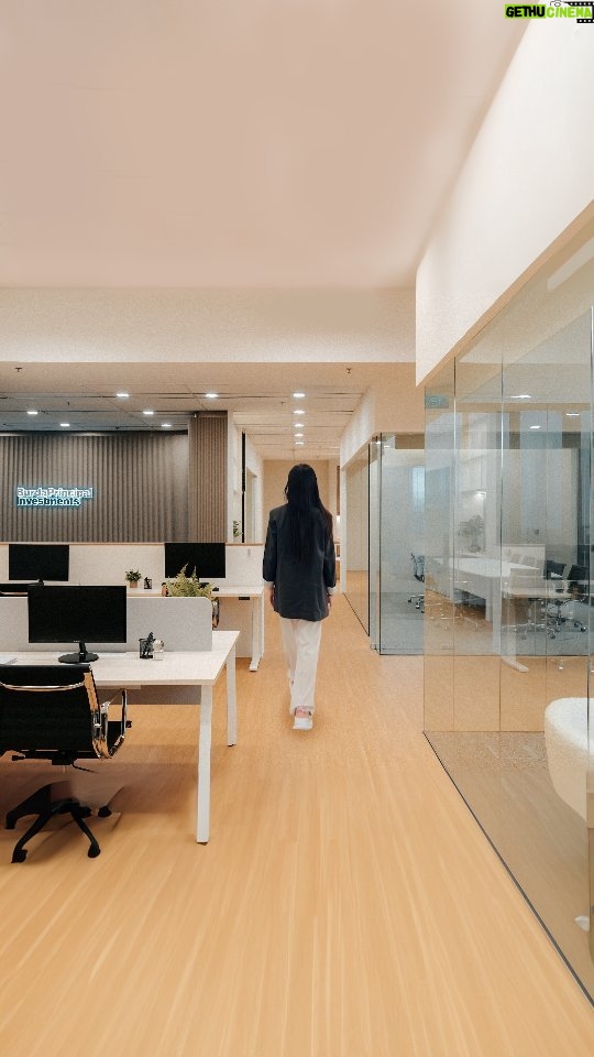 Race Wong Instagram - Embark on an extraordinary journey of transformation, evolving from untapped potential to exquisite refinement. Meticulously crafted, every detail has been perfected to enhance your experience. 💫 #DreamR #DreamRTransformation #Ohmyhome #thedreamrproject #interior #interiorinspo #designinspiration #homedecor #slowliving #warmminimalism #dreamoffice #SingaporeRenovation #HomeImprovement #renovationideas #sgrenovation #SGInteriorDesign #sginteriordesign #homerenovation #singapore #reels #property #officereno #office #modernoffice #officeinterior #officeconcept #bestoffice Parkview Square