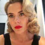 Rachael Taylor Instagram – Pouty face / fab make up selfie time /
@jenlampheemakeupdesigner & @annagrey007 nailing it as per usual 💋❤️