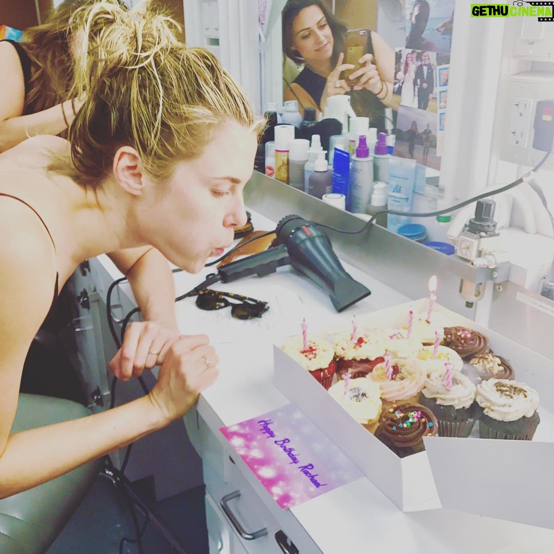 Rachael Taylor Instagram - These girls @lkmua @aliciazavarella ❤️ 🎉 Our marvel crew fam = 💯. Also hi peeps - back on the gram 👋 #waylatergram