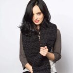 Rachael Taylor Instagram - Can you handle the cuteness?! My friend @therealkrystenritter made a snood and you can make it too! Buy a little kit & you can feel a) adorable b) super proud that you made something! Love love love! Link up top @weareknitters #KrystenKnitter #KrystenRitterSnood