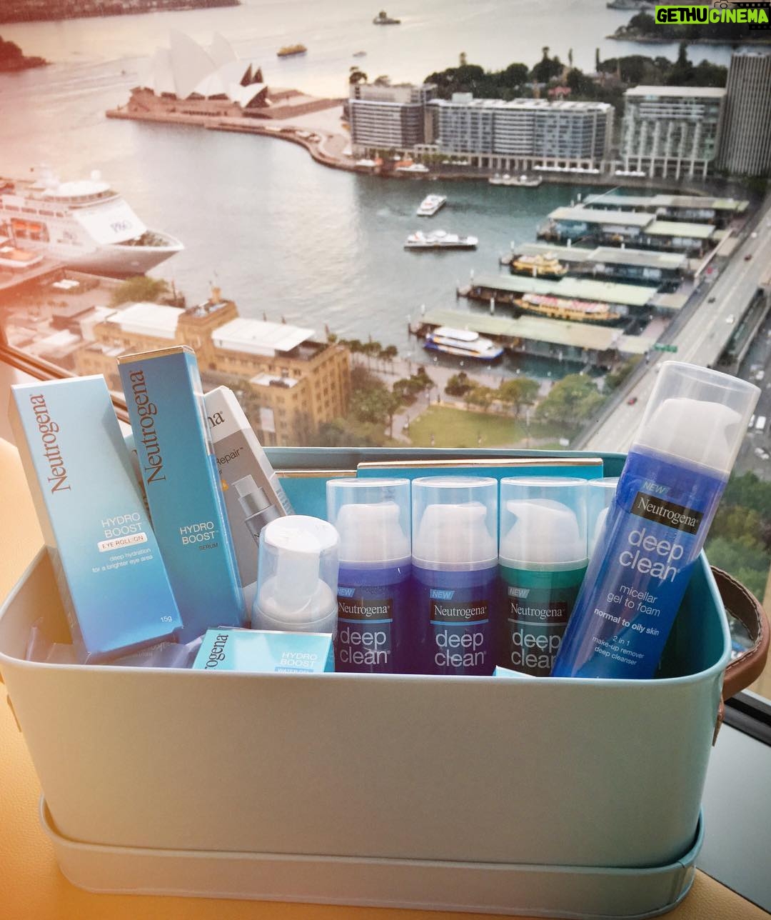 Rachael Taylor Instagram - OMG thank you @neutrogena for my goodies! I have already got stuck into these fab products and I am stoked! And this view... ✔️🐳