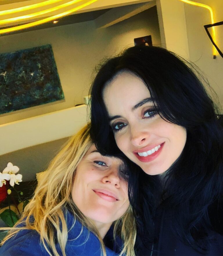 Rachael Taylor Instagram - Love this lady and our whole #JessicaJones family, including all of you guys who have watched the show and loved it as much as we do, it means the world to us. I am so proud to have been part of it. And so looking forward to sharing season three with you! Grateful for it all 💫 Hell's Kitchen