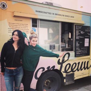 Rachael Taylor Instagram - Living our best life by the ice cream truck 🍦🎉