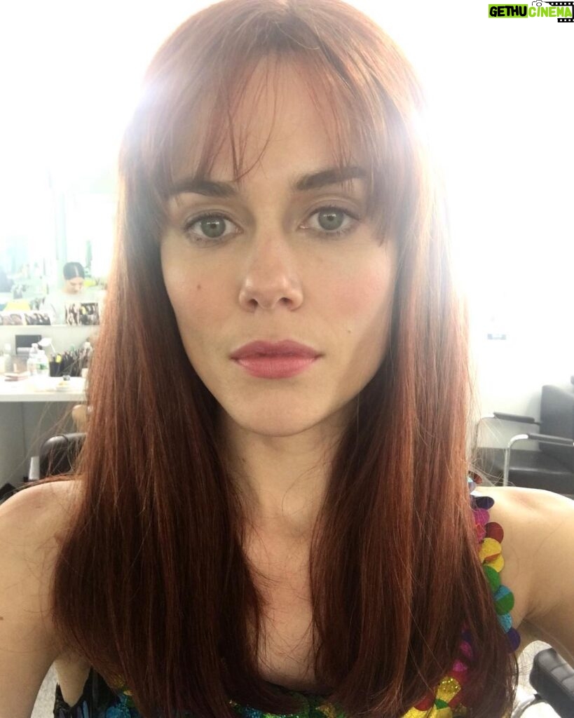 Rachael Taylor Instagram - I secretly think this patsy wig might be a bit fab. Considering becoming a red head IRL💇‍♀️? Thank you @aliciazavarella @hairbender212 @lkmua where would we be without the village? In sweatpants with bed hair and wonky eyeliner probably 💋#jessicajones