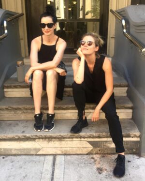 Rachael Taylor Instagram - Working with my unstoppable BFF director @therealkrystenritter in 100 degrees. It was action packed and I think she did like 72 set ups in one day or something. She beyond NAILED IT. We had so much fun.
Final season June 14 🔥  #jessicajones #netflix