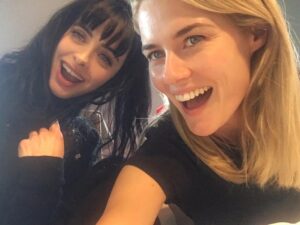 Rachael Taylor Instagram - Oh yeah I talking JJ ALL DAY with this force of nature !!!!! 🎉🎉🎉@therealkrystenritter #jessicajones #netflix