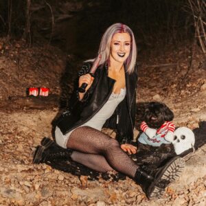 Rachel Kelvington Bostic Instagram - Friend till the end 🔪

Yes I included my dog in this photo shoot and he was the best little Good Guy! 

📸 @tcbtx_photography 

#childsplay #chucky #brideofchucky #jennifertilly #goodguy #nostalgia #shihtzu