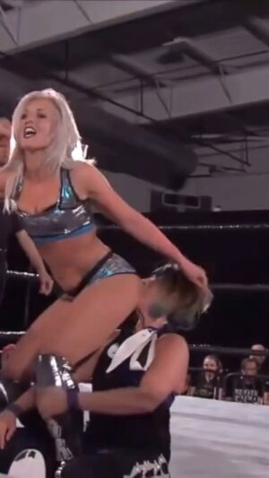 Rachel Kelvington Bostic Instagram - That butt move I used to do 🍑

#wayback #humpday #wcw #waybackwednesday