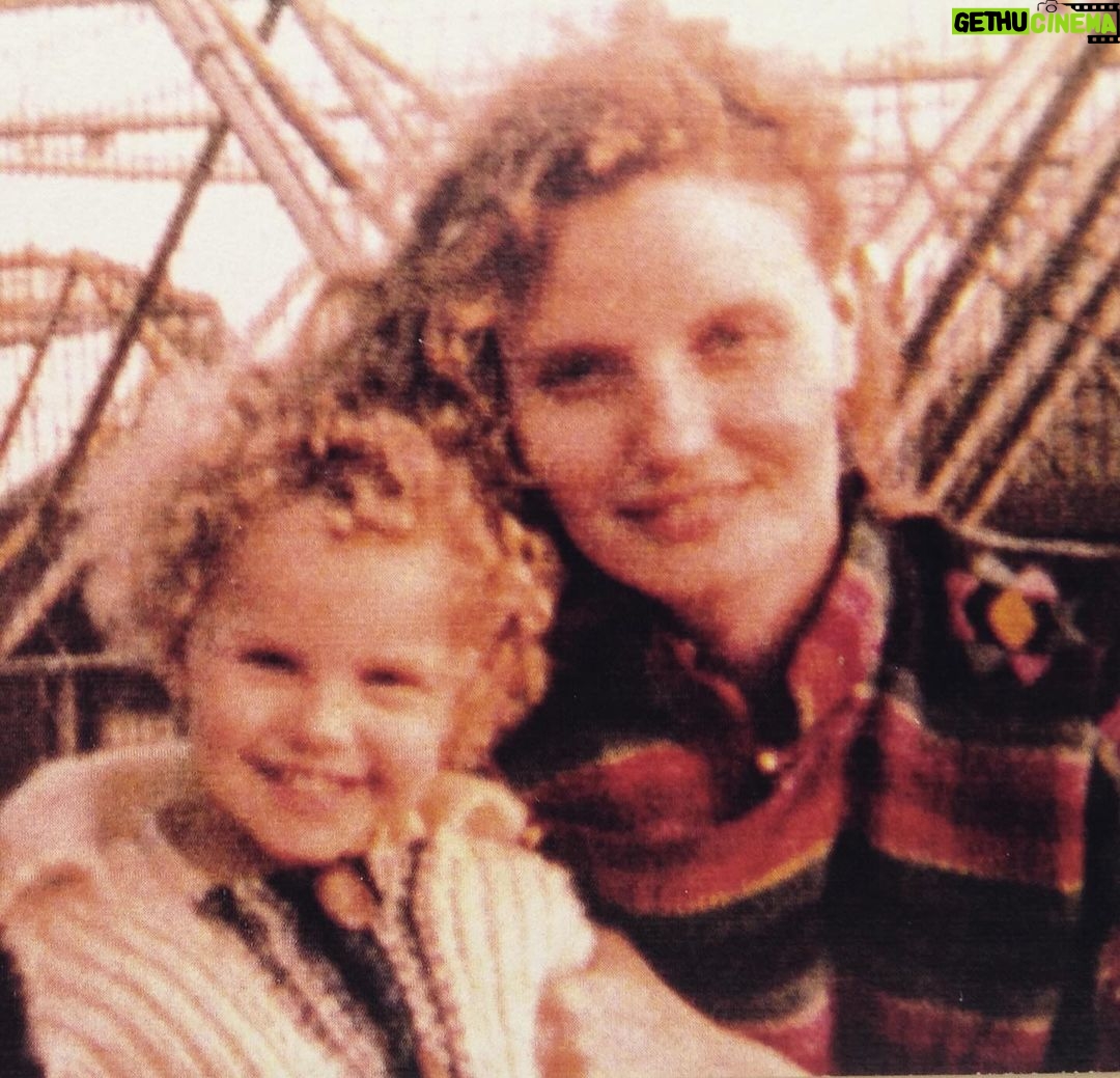 Rachel Roberts Instagram - Thinking of you mom on World Cancer Day. β€οΈππ» #breastcancerawareness #mammogram #mri #selfcheck #earlyinterventionworks #lilarobertsπ»π»π»π»π»π»π»π»π»π»π»π»π»π» #42yearsyoung #alwayslovedneverforgotten Vancouver, Canada