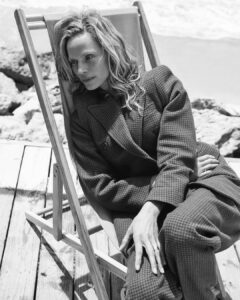Rachel Roberts Instagram - One of my favorites. #waybackwednesday ❤️❤️❤️❤️❤️❤️❤️❤️❤️❤️❤️❤️❤️ @marieclaireitalia @mel.karch @lauras9226 @peterbutlerhair @sergiocorvacho @peter.mcclafferty #marieclaireitalia #rachelroberts @avaniccol Malibu, California
