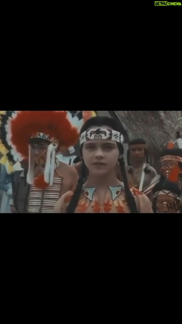 Rachel Roberts Instagram - Happy Day of Gratitude! 🍁🙏🏻❤️ Thanksgiving is a time to be grateful for all that we have…. and to never forget the true history of this day. #americaisstolenland #firstnations #indigenouspeoplesday #addamsfamilyvalues