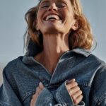 Rachel Roberts Instagram - Smile…it’s Friday! 💙💙💙💙💙💙💙💙💙💙💙 By the amazing team @colettedebarros @makeupbyrikucampo @yaelgitai @makikonara for @neoquemagazine Pearblossom, California