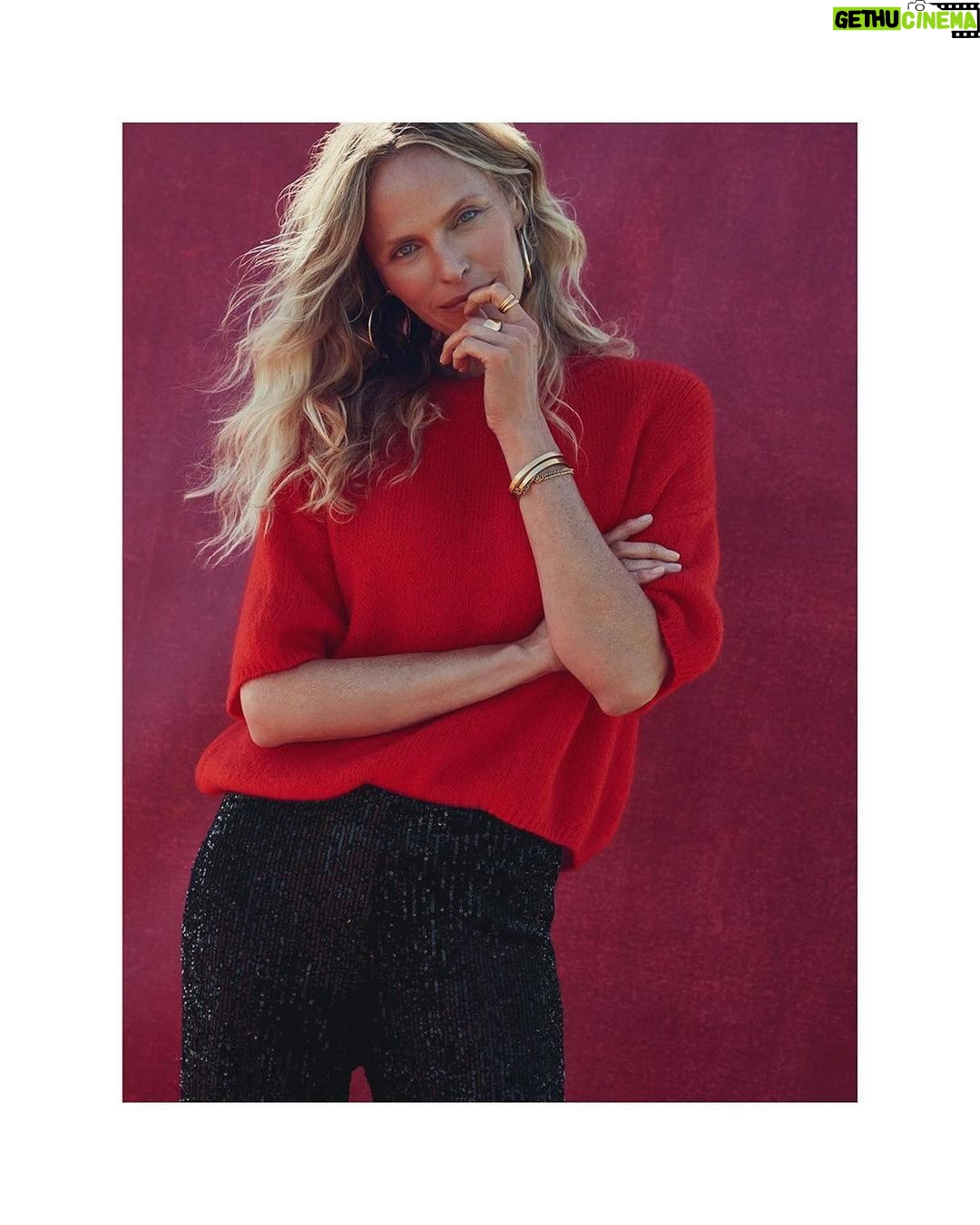 Rachel Roberts Instagram - It’s beginning to look a lot like Christmas. ❤️❤️❤️❤️❤️❤️ #Repost @mark_demott ・・・ Lady in red;) CD for Simons holiday campaign. Thank you to @tsantarolakis and team! Photo: @taomeitao . …. @maisonsimons @paco_puertas @louishechter @justin_rob @alexandredeslauriers @fritzpic @axelyvespepin @jmaudd @lauritbzr @artdeptagency @derekmarks_ad
