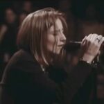 Rachel Roberts Instagram - Soundtrack of my teens. 🖤🖤🖤🖤 #Repost @thelegendsofmusic ・・・ Portishead playing “Roads” Live at the Roseland in NYC in 1998 When the band’s debut record was released in 1994, it immediately captured the attention of an American audience who were caught the middle of the 90’s Alternative rock scene. This was the album that played a big role in bringing Trip-Hop to the forefront of people’s attention. However, what’s great about is how the band crafted this beautiful sound by making the music slow, full of narcotic rhythms and hypnotic samples, which is coupled with film noir production. This big level of musical sophistication is exactly what caught the attention of music fans who were caught up digging the bands of the 90’s. From a musical standpoint the music features brilliant atmospheres that were brought to life by Adrian Utley’s brilliant guitar work and Geoff Barrow’s fantastic use of the turntables and keyboards. This serves as the foundation on, which Beth Gibbons works his magic by balancing sultriness and melancholia in equal measure. #Music #RockNRoll #Portishead #BethGibbons #AdrianUtley #GeoffBarrow