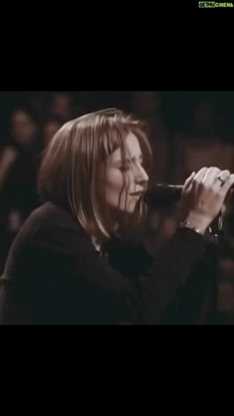 Rachel Roberts Instagram - Soundtrack of my teens. 🖤🖤🖤🖤 #Repost @thelegendsofmusic ・・・ Portishead playing “Roads” Live at the Roseland in NYC in 1998 When the band’s debut record was released in 1994, it immediately captured the attention of an American audience who were caught the middle of the 90’s Alternative rock scene. This was the album that played a big role in bringing Trip-Hop to the forefront of people’s attention. However, what’s great about is how the band crafted this beautiful sound by making the music slow, full of narcotic rhythms and hypnotic samples, which is coupled with film noir production. This big level of musical sophistication is exactly what caught the attention of music fans who were caught up digging the bands of the 90’s. From a musical standpoint the music features brilliant atmospheres that were brought to life by Adrian Utley’s brilliant guitar work and Geoff Barrow’s fantastic use of the turntables and keyboards. This serves as the foundation on, which Beth Gibbons works his magic by balancing sultriness and melancholia in equal measure. #Music #RockNRoll #Portishead #BethGibbons #AdrianUtley #GeoffBarrow