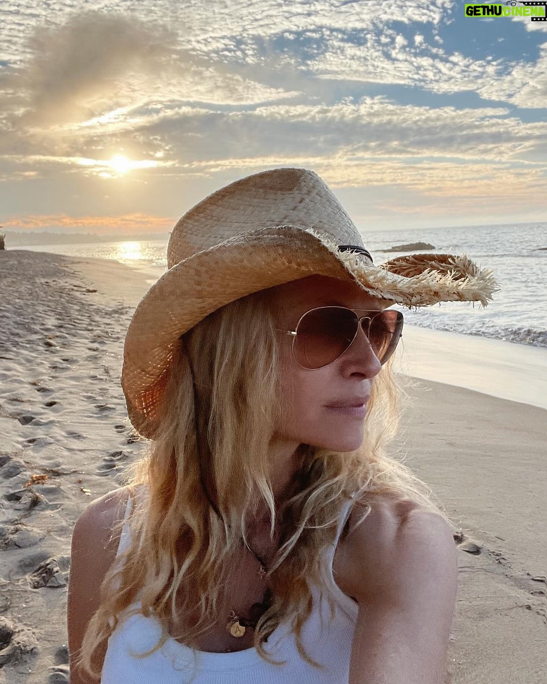 Rachel Roberts Instagram - Life’s a beach….and then you die. 💛 #malibutiful