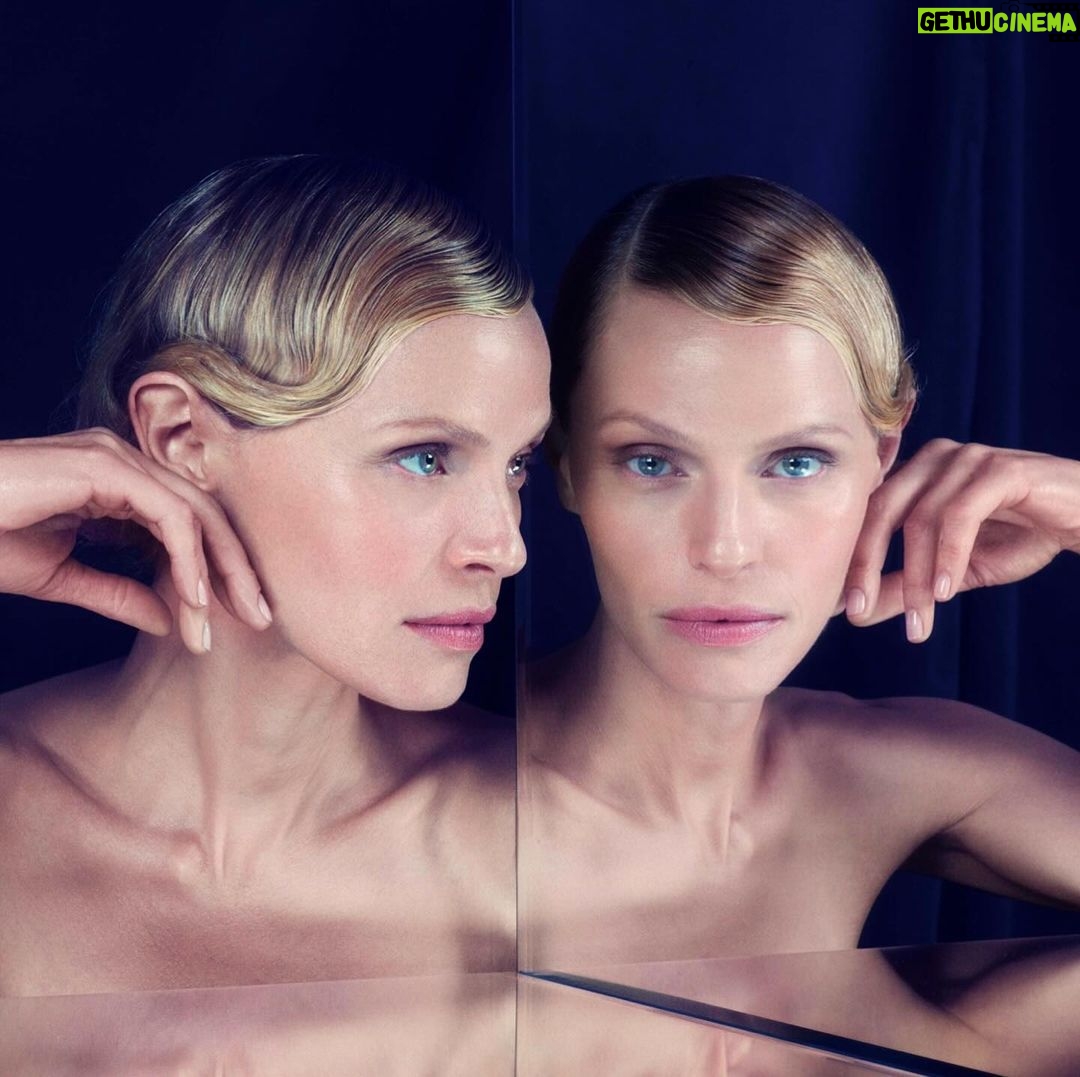 Rachel Roberts Instagram - Reflecting. 🖤 . . 📸@warwicksaint 💄@makeupbyrikucampo 💇🏼♀️@louiferry 💅@tracy_clemens #throwbackthursday Los Angeles, California
