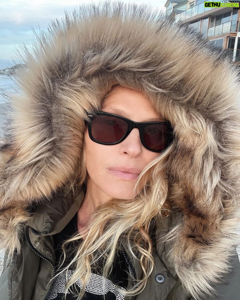Rachel Roberts Instagram - Welcome to winter! 🌊🩵 #mugshotmonday #malibutiful Malibu, California