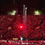 Rachel Roberts Instagram - Spoiler alert….if you are going to @coldplay go experience it before looking at this.💫🪐💥👽🛸🌈✨ Words can’t describe the feeling of unity with 60k other people all singing and dancing together. Thank you Coldplay and Chris Martin for the most incredible show!!! (@minianden you were missed 😘) Rose Bowl Stadium