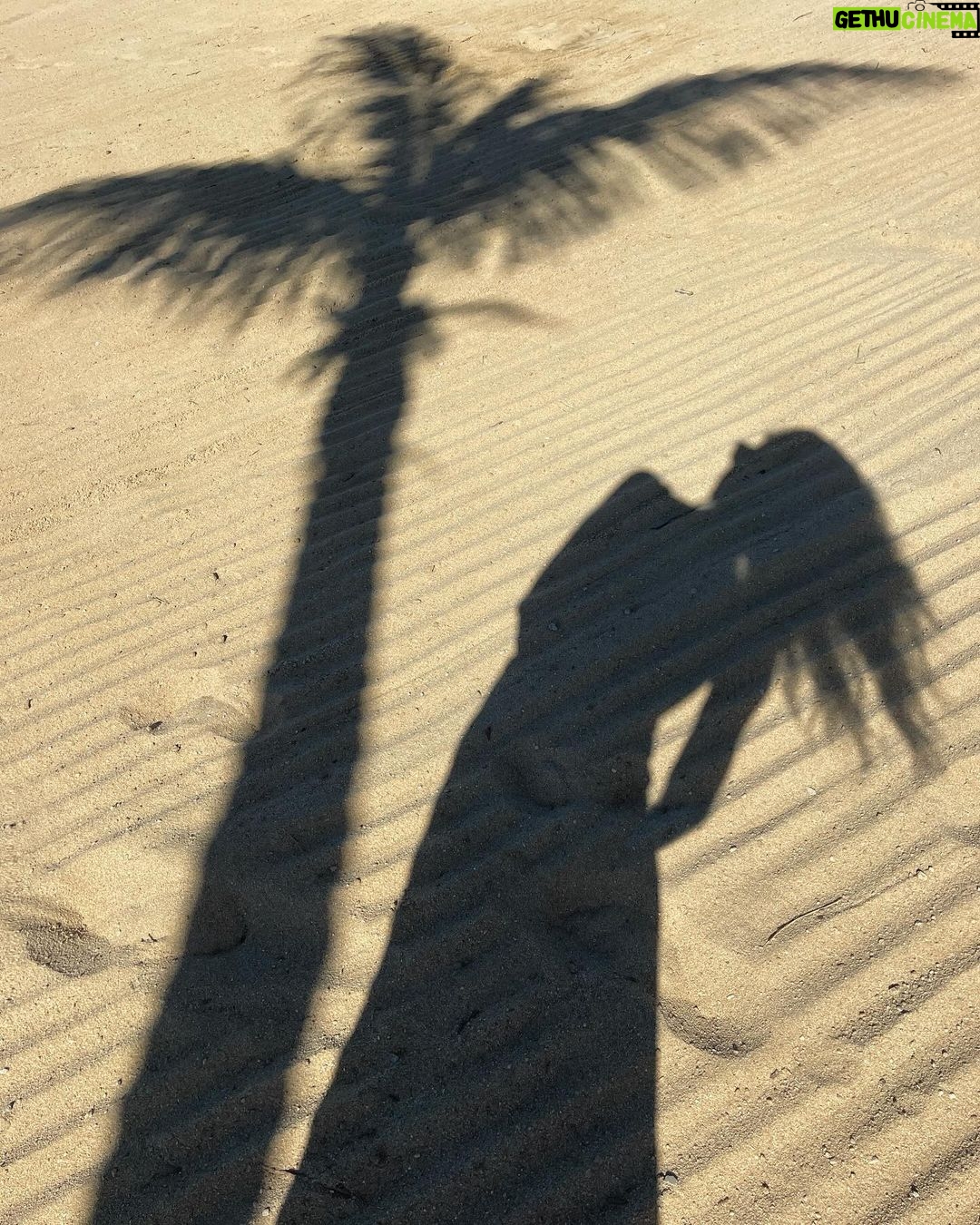 Rachel Roberts Instagram - Smile…it’s Friday! ❤️❤️❤️ #happyfridayeveryone Nobu Hotel Los Cabos