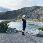 Rachel Roberts Instagram - Happy holidays…from windy Wellington! 🇳🇿 Sending love and light out to the world. May all your wishes for 2024 come true. ❤️💫 Wellington, New Zealand
