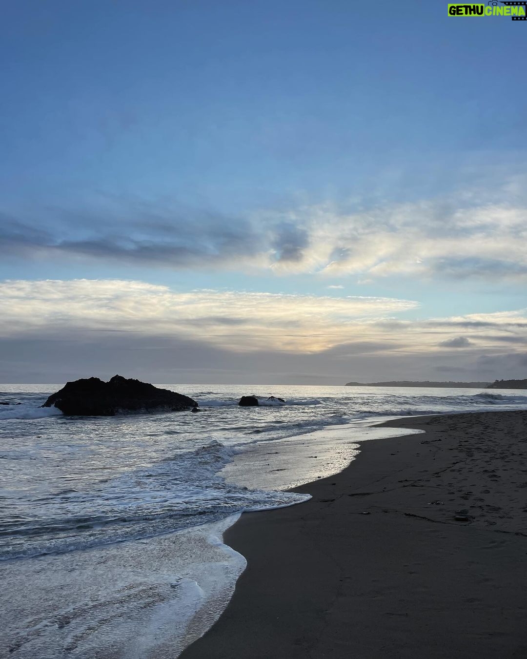 Rachel Roberts Instagram - Welcome to winter! 🌊🩵 #mugshotmonday #malibutiful Malibu, California