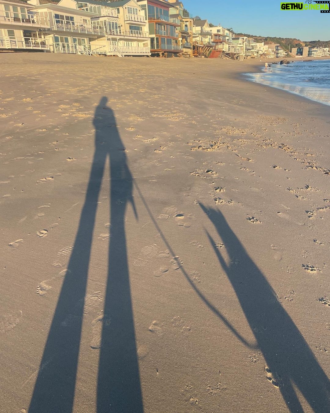 Rachel Roberts Instagram - My happy place. ☺️❤️ #malibumagichour #nevergetsold Malibu, California