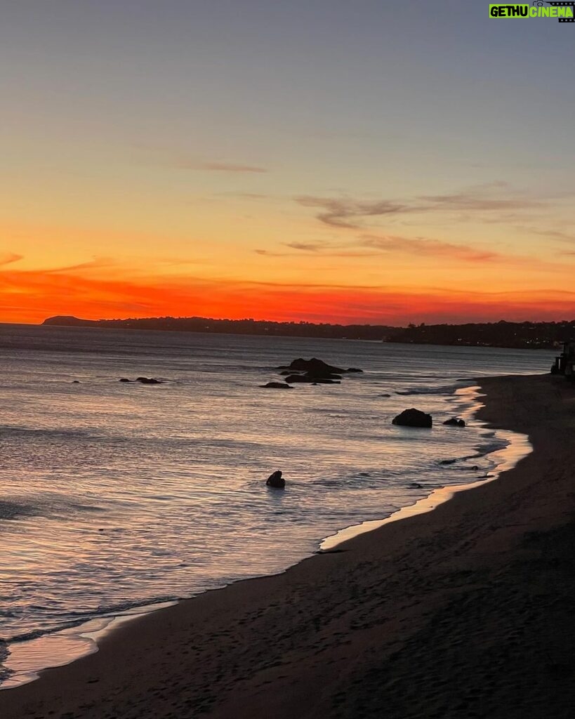 Rachel Roberts Instagram - My happy place. ☺️❤️ #malibumagichour #nevergetsold Malibu, California