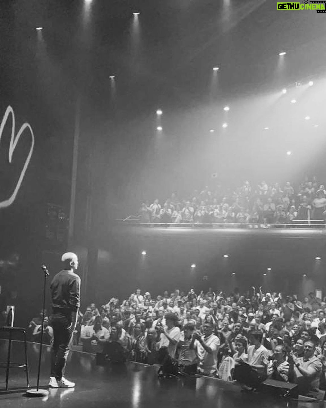 Rachid Badouri Instagram - . G A T I N E A U♥️ 3 Soirs ici, MERCI! @emilekhoury 🎤💯 @toto6257 💯 👊🏼 @koscene @zoolanglois salle Odyssée