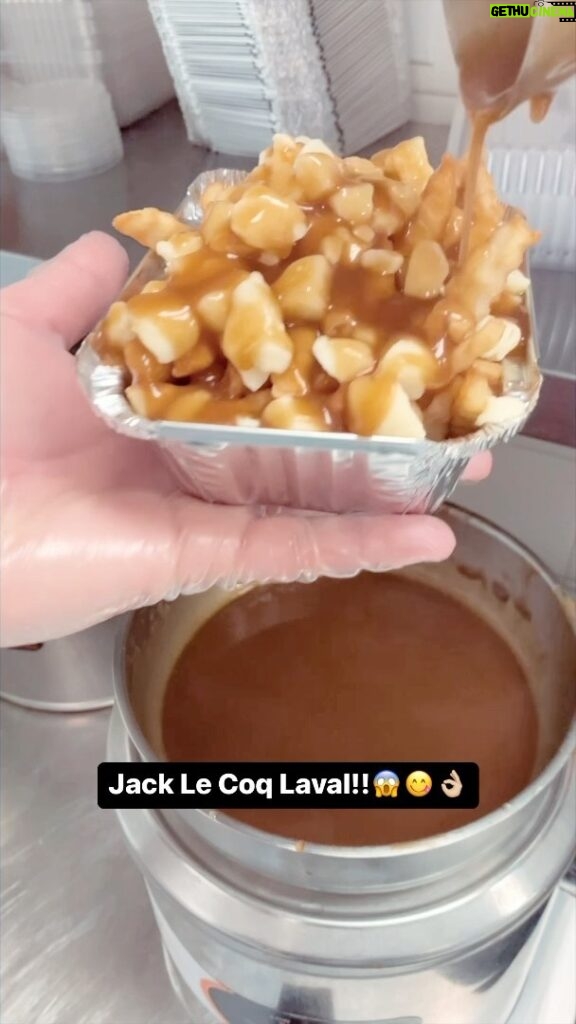 Rachid Badouri Instagram - Petite visite au Jack Le Coq Laval avec my sis @jrselvarajah 😱😋👌🏼 @yous_ssef004 🙏🏼 @eroodena 🙏🏼 Laval, Quebec