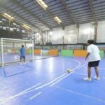 Raditya Dika Instagram - Lagi capek dan lemes itu paling enak minum yang seger-seger. Kayak gue nih, jadi semangat main futsal karena ditemenin sama Nestle Pure Life. Bikin seger walau dalam kondisi nggak dingin! Yuk, cobain Nestle Pure Life, #GakDinginTetepSeger