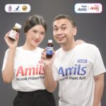 Raditya Dika Instagram - Komentar netizen emang kadang suka bikin kepikiran, dari mulai penampilan sampai program hamil pun di komentarin sama netizen. Buat para pasangan yang pengen punya anak tapi masih terus gagal promil, gue dan Anissa punya solusinya! Untuk bantu melancarkan, mempercepat dan membuat promil kamu berhasil ada 2 tips dari kami, terus berusaha & kalian bisa minum @maduamils_official tapi tetap dibarengin dengan pola hidup yang sehat ya! Pokoknya urusan promil serahin ke @maduamils_official #programhamil #promil #promiljsr #promilalami #promilsehat #promilcepat #promilpasutri #promilholistic #programhamilcepat #programhamilalami #programhamilsehat #penyuburkandunganhargagrosir #hamil #cepathamil