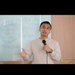 Raditya Dika Instagram - Jadwal hari ini random banget. Pagi ngajar di UI, siang shooting Youtube, sore reading film baru, malam berakhir dengan dateng ke acara rumah Dubes Australia untuk Indonesia Penny Williams.