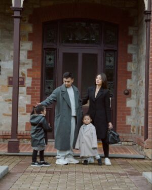 Raditya Dika Instagram - Mantep deh istri gue kalo liburan fotografernya selalu standby, Kakak dan Aca pasti happy banget liat foto liburan keluarga ini nanti pas mereka dewasa.