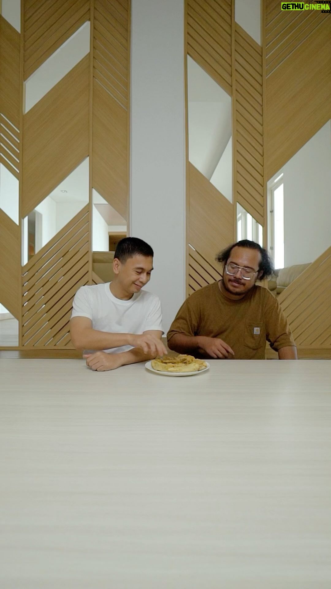 Raditya Dika Instagram - Siapa di sini punya hobi meper?