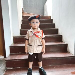 Raditya Dika Instagram - Prof mau Pramuka di sekolah. 😂
