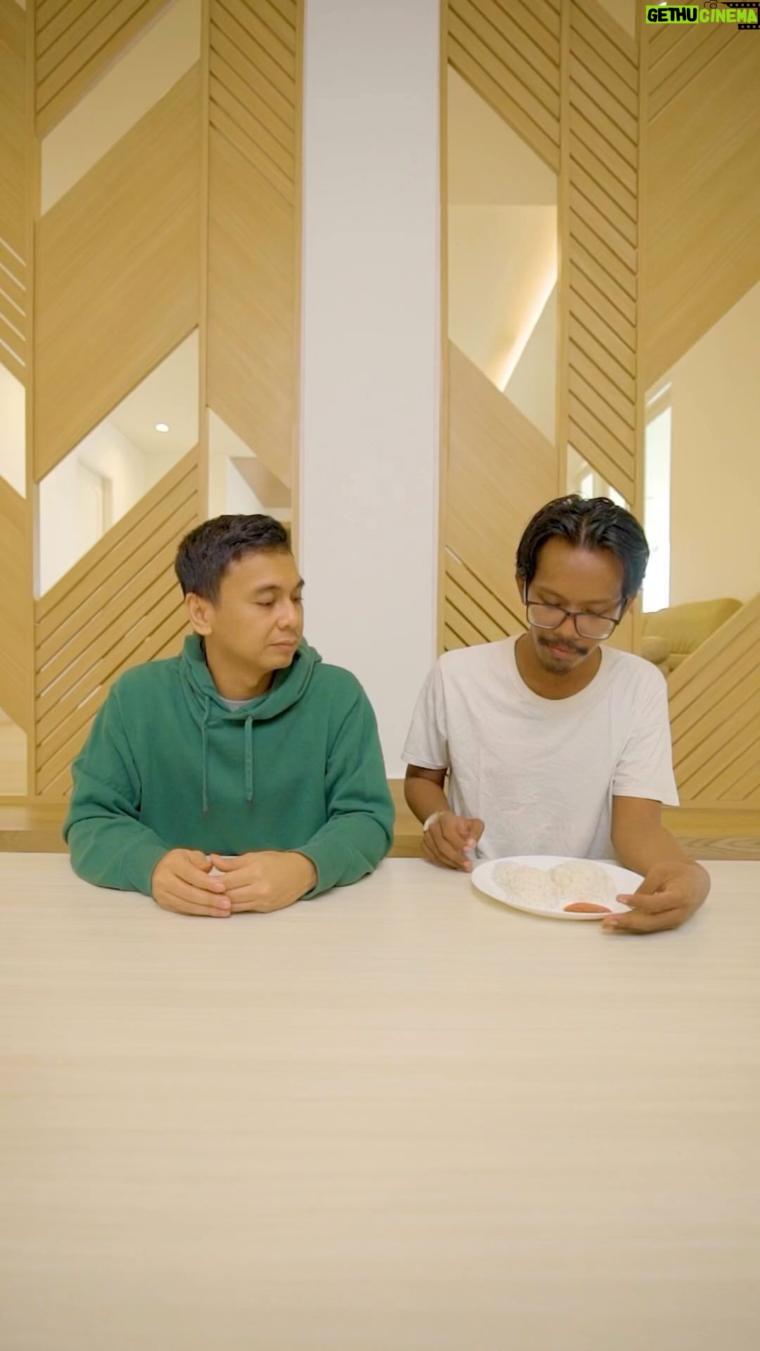 Raditya Dika Instagram - Sekarang kamu bisa investasi SBN seri ORI023 di @bibit.id. Imbal hasilnya juga bisa jadi passive income bulanan. 100% aman dijamin negara, rendah resiko & imbal hasilnya stabil sampai jatuh tempo, meskipun kondisi ekonomi naik turun. Dapatkan juga cashback hingga 30jt dengan investasi ORI023 di @bibit.id sekarang!