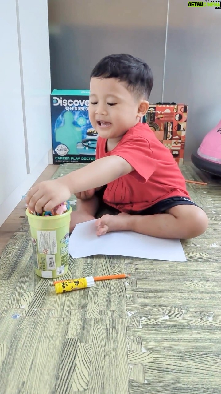 Raditya Dika Instagram - Ketika minta digambarin sama anak...