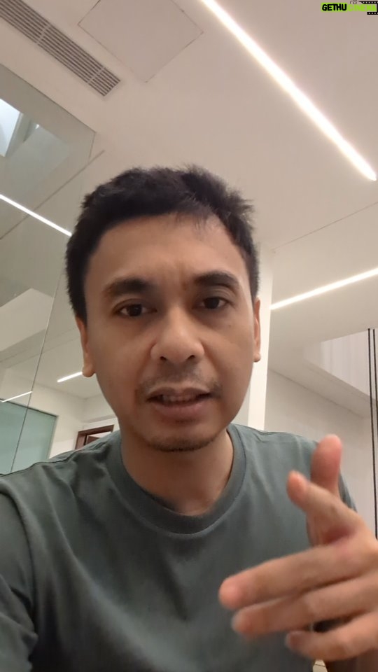 Raditya Dika Instagram - Ketika digosipin anak sendiri..
