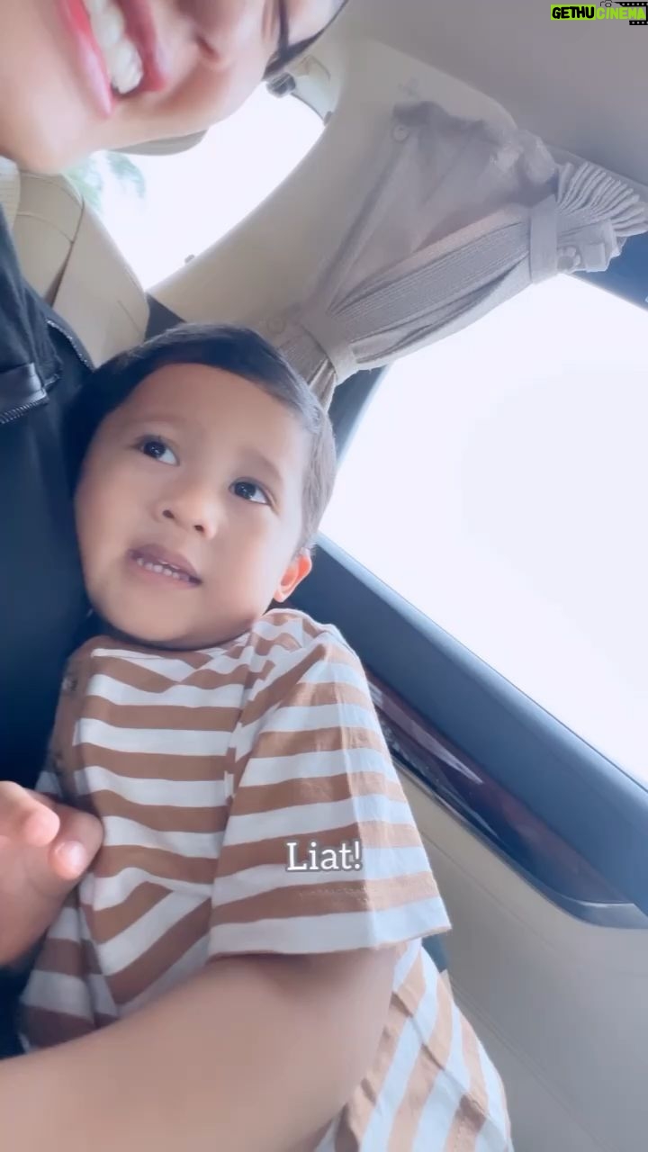 Raditya Dika Instagram - Prof udah pengen investasi properti..