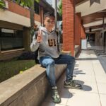 Raditya Dika Instagram - Maba lagi nungguin kelas.. FISIP Universitas Indonesia