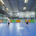 Raditya Dika Instagram - Liat tantangan #BERANILEBIHSPORT dari Garnier Men gue jadi berani buat challenge main Bola nih dan #BeraniLebih rawat muka untuk lawan jerawat! Gue tantang kalian Ambil tantangan baru dalam sport dan share cerita #BeraniLebih Versi kamu sekarang!! 30 pemenang challenge akan mengikuti Bootcamp dari Garnier Men di Jakarta dan menangkan juga total hadiah ratusan juta rupiah! Kalian ikutan share yah dan check garnier.co.id/berani-lebih. #BeraniLebih #BERANILEBIHSPORT #GARNIERMENID