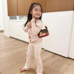 Raditya Dika Instagram - Nemenin kakak belanja buah.