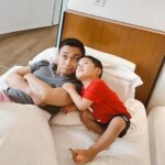 Raditya Dika Instagram - Kenapa sih jempol kakinya prof?! 😫